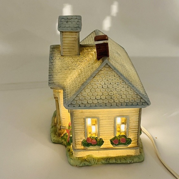 Cottontail‎ Lighted School House Easter Cottage Midwest of Cannon Falls #01378-6 - Picture 5 of 7